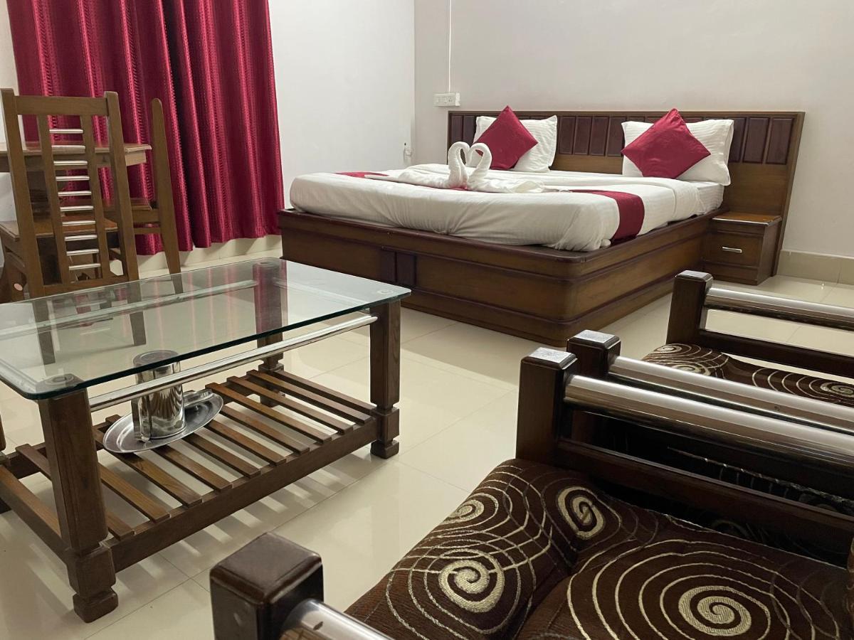 Hotel Caveri Мадикери Экстерьер фото